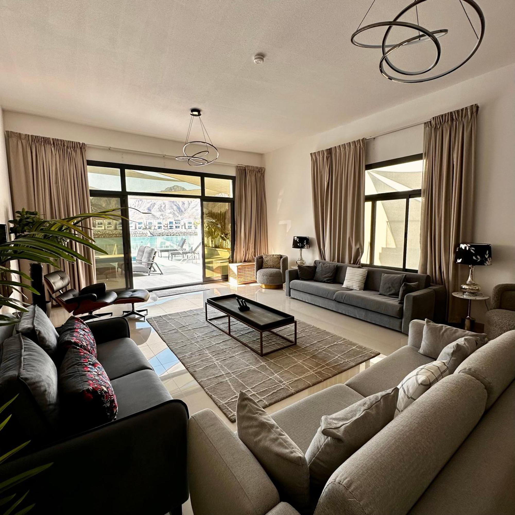 Al Dana Sea View Villa Fujaïrah Extérieur photo